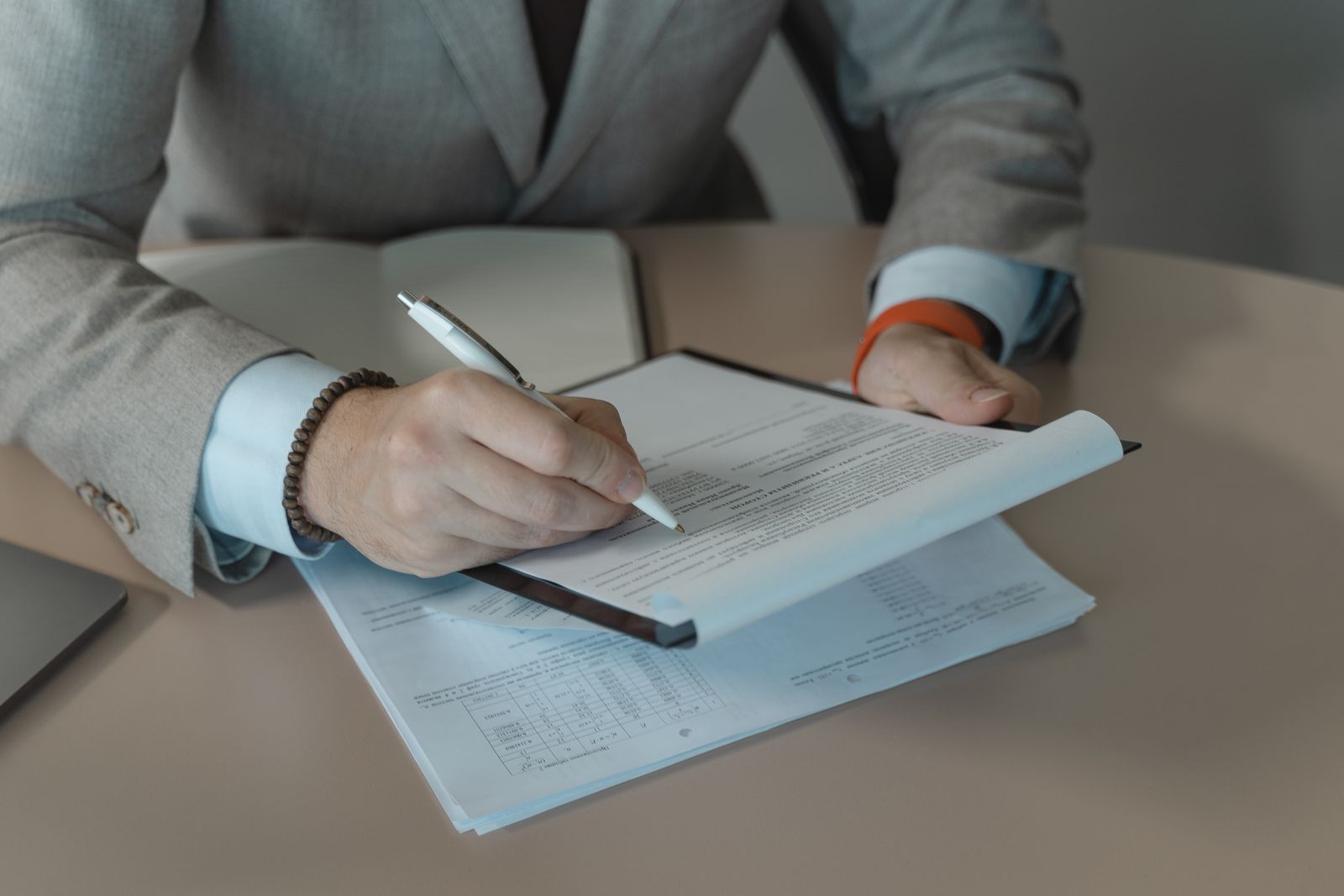 Can a Swiss Resident Settle a Foreign Trust? Rules and Pitfalls